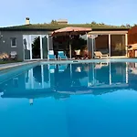 Holiday home Sunlit Pool House *