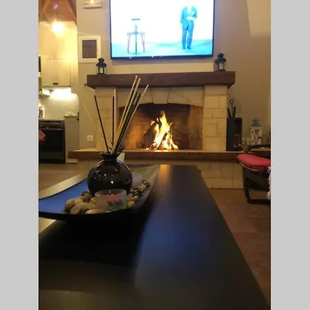 Sunlit Pool House Posidhonía