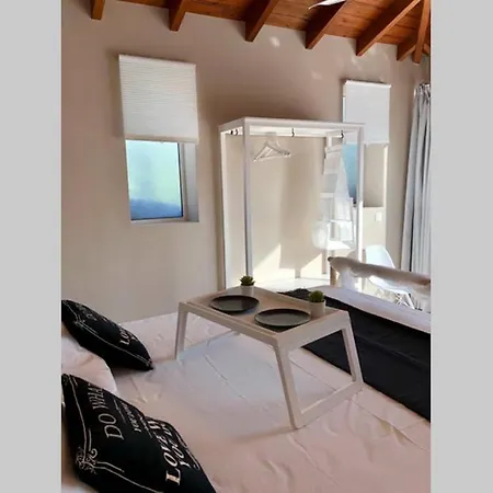 Sunlit Pool House Posidhonía