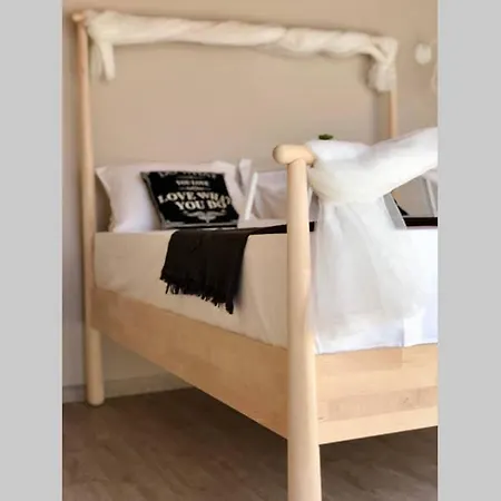 Ferienhaus Sunlit Pool House *