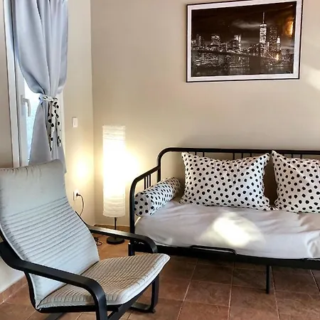 Sunlit Pool House Posidhonía