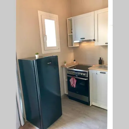 Sunlit Pool House Ferienhaus *