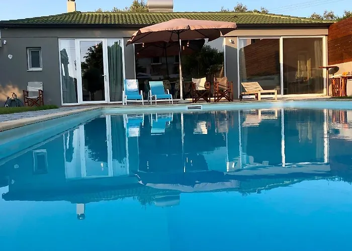 Holiday home Sunlit Pool House *